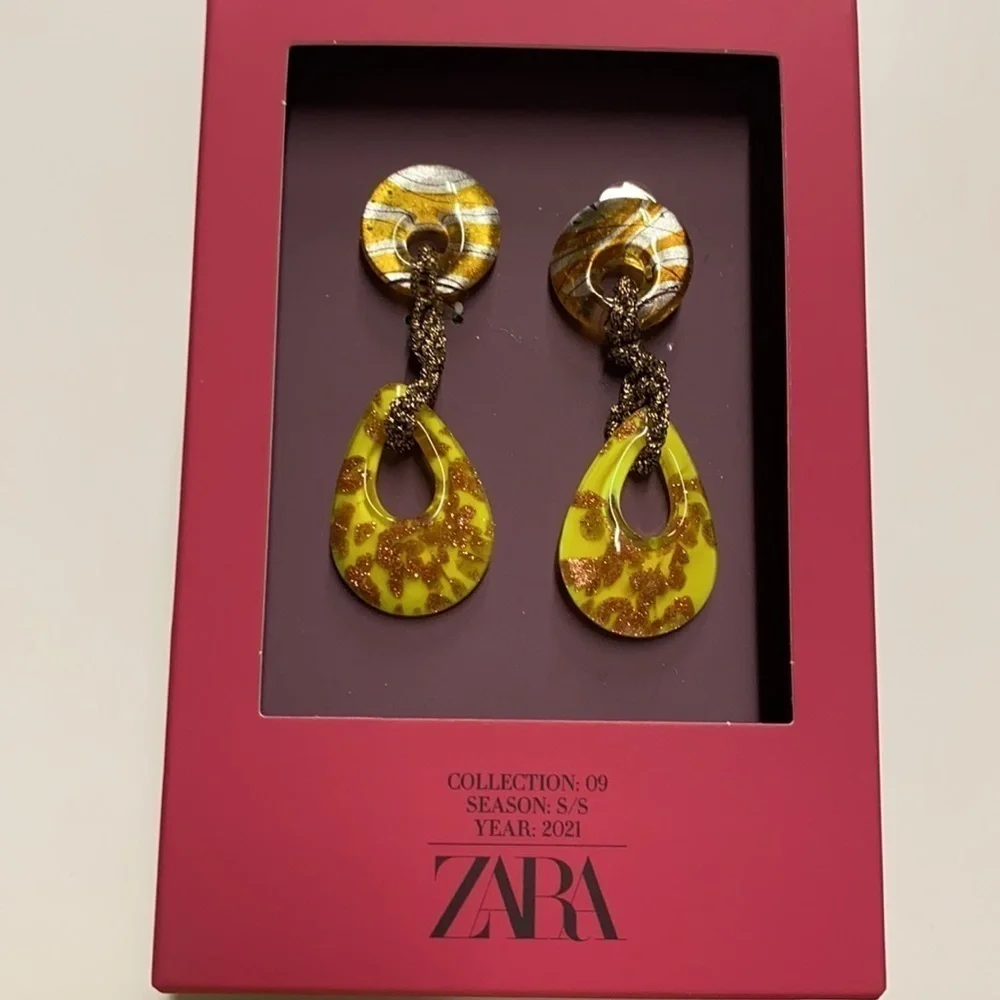NWT. Zara Limited Edition Yellow Glass Drop Earrings.